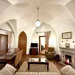Captain\'S Castle Apartment