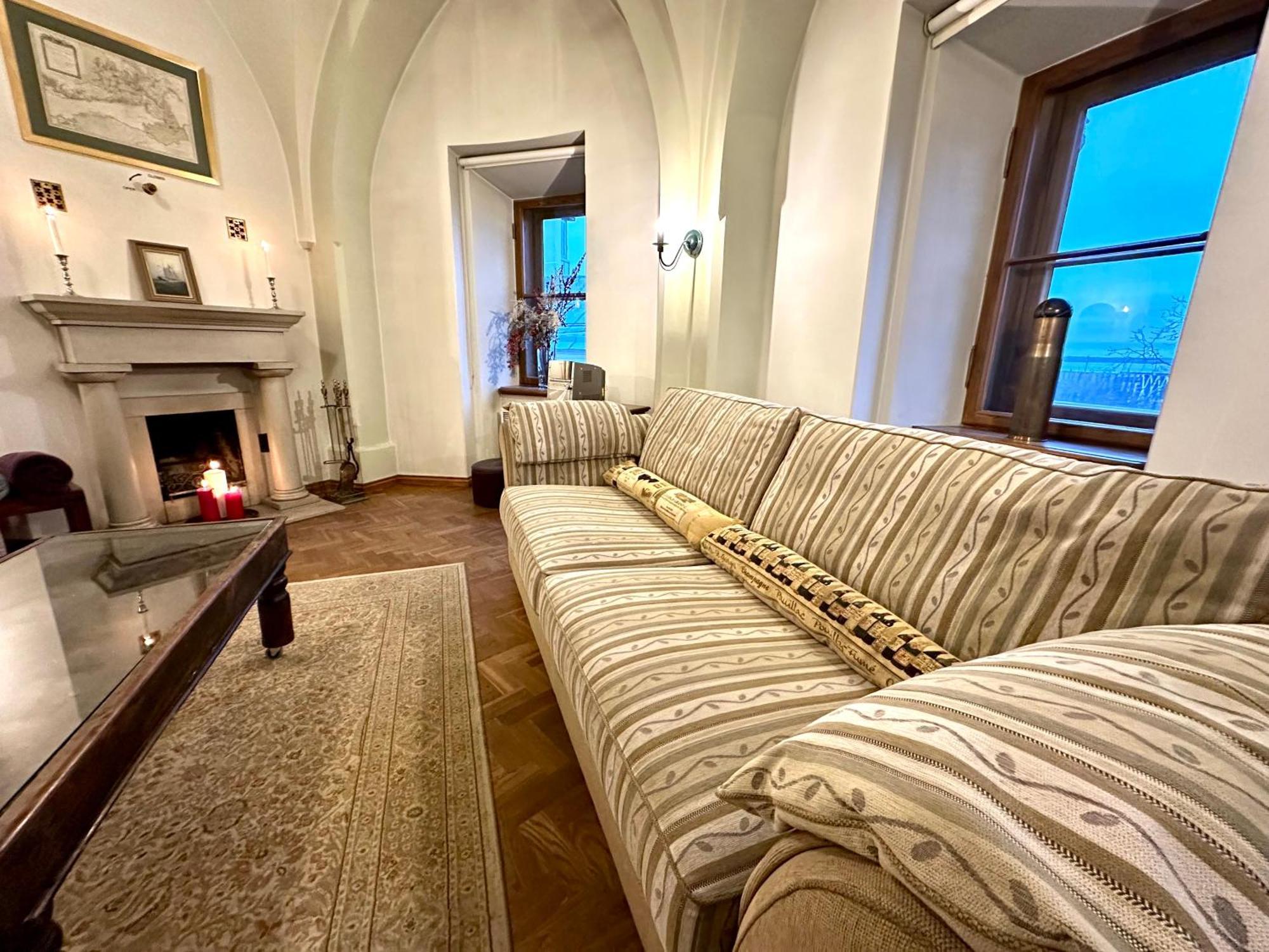 Captain's Castle Apartment Reval